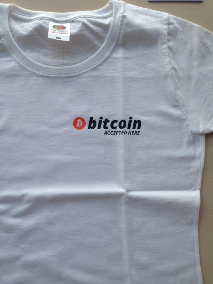Koszulki z Logo Bitcoin i Bitcoin accepted here - FlyingAtom - Sieć ...